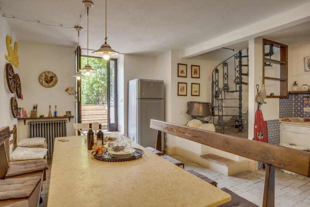 Torre Del Falco Guest House Spoleto Exterior photo